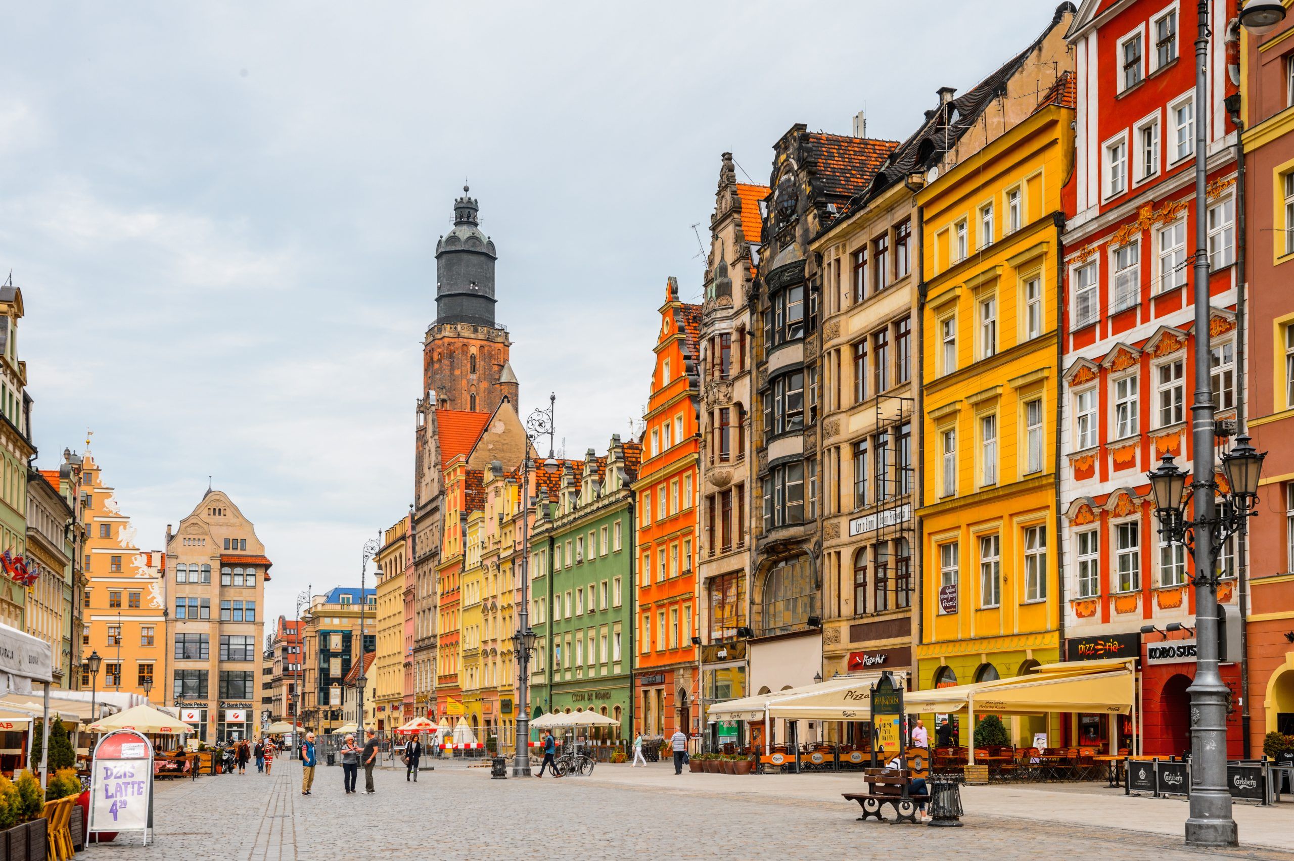Rynek na krawędzi. Restauratorzy ostrzegają przed upadkiem serca miejskiej gastronomii