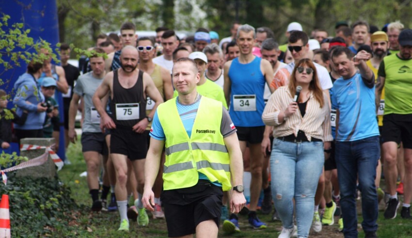 Wiosna na biegowo. Ruszają Mistrzostwa Gminy Kąty Wrocławskie w Biegach Przełajowych