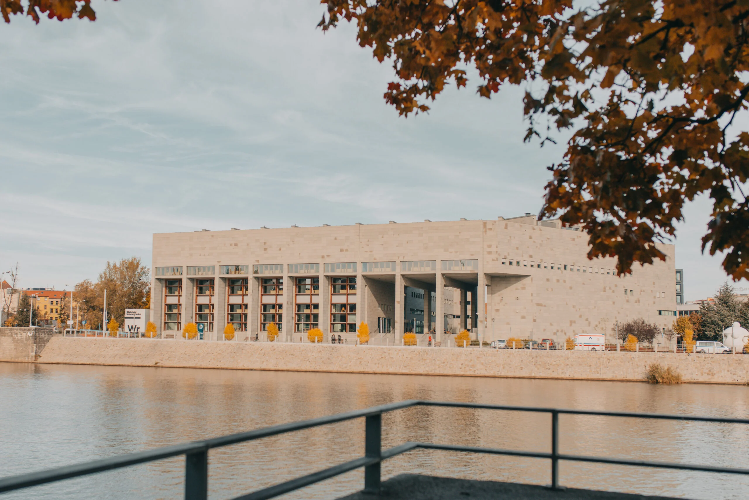 Wrocławska biblioteka na froncie rewolucji