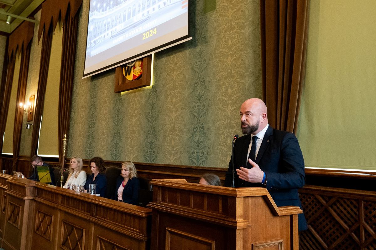 Dzień rozliczenia we Wrocławiu. Rada mówi „sprawdzam” prezydentowi