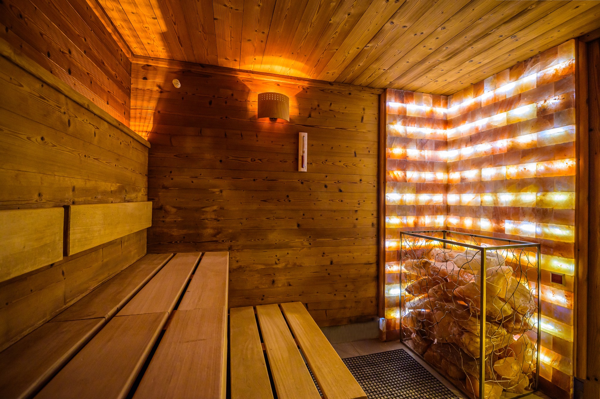 Mrok, aromaty i przepowiednie. Aquapark Wrocław szykuje Piekielną Noc Saunową
